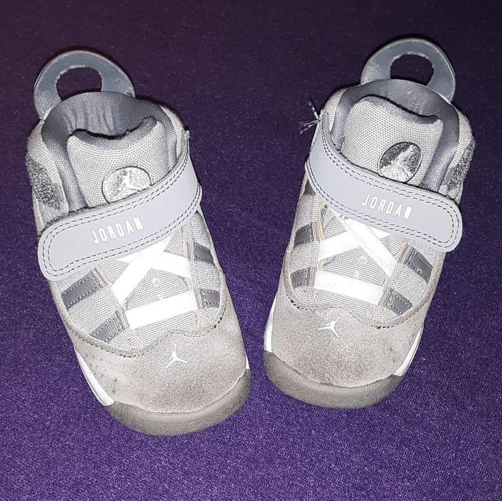 Play sneakers